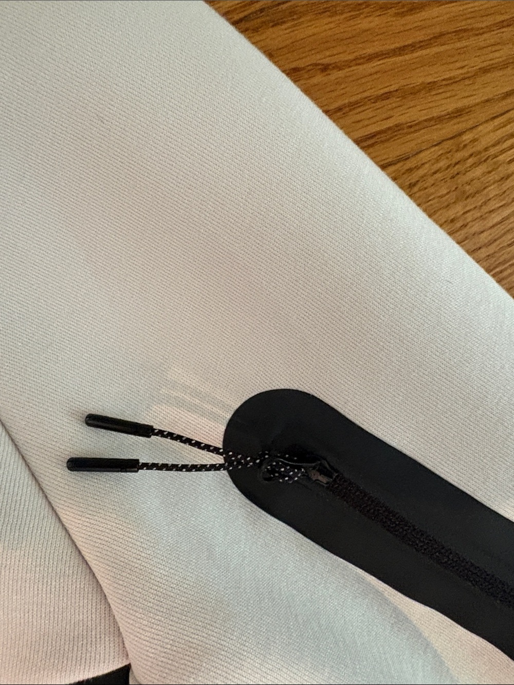 Nike White Hooded Performance Jacket with Black Trim - Picture 4 of 8